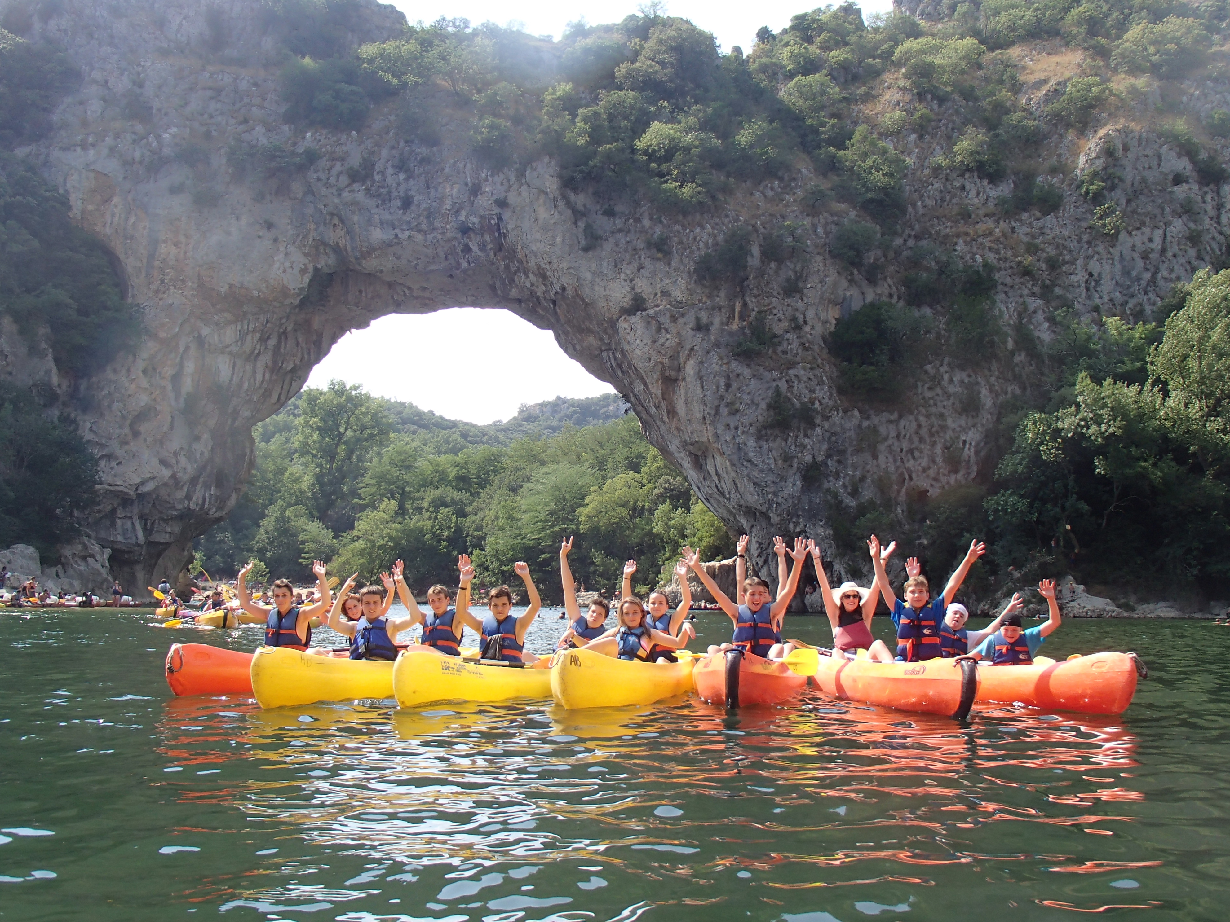 Arrivée à Vallon pont d'Arc en canoë